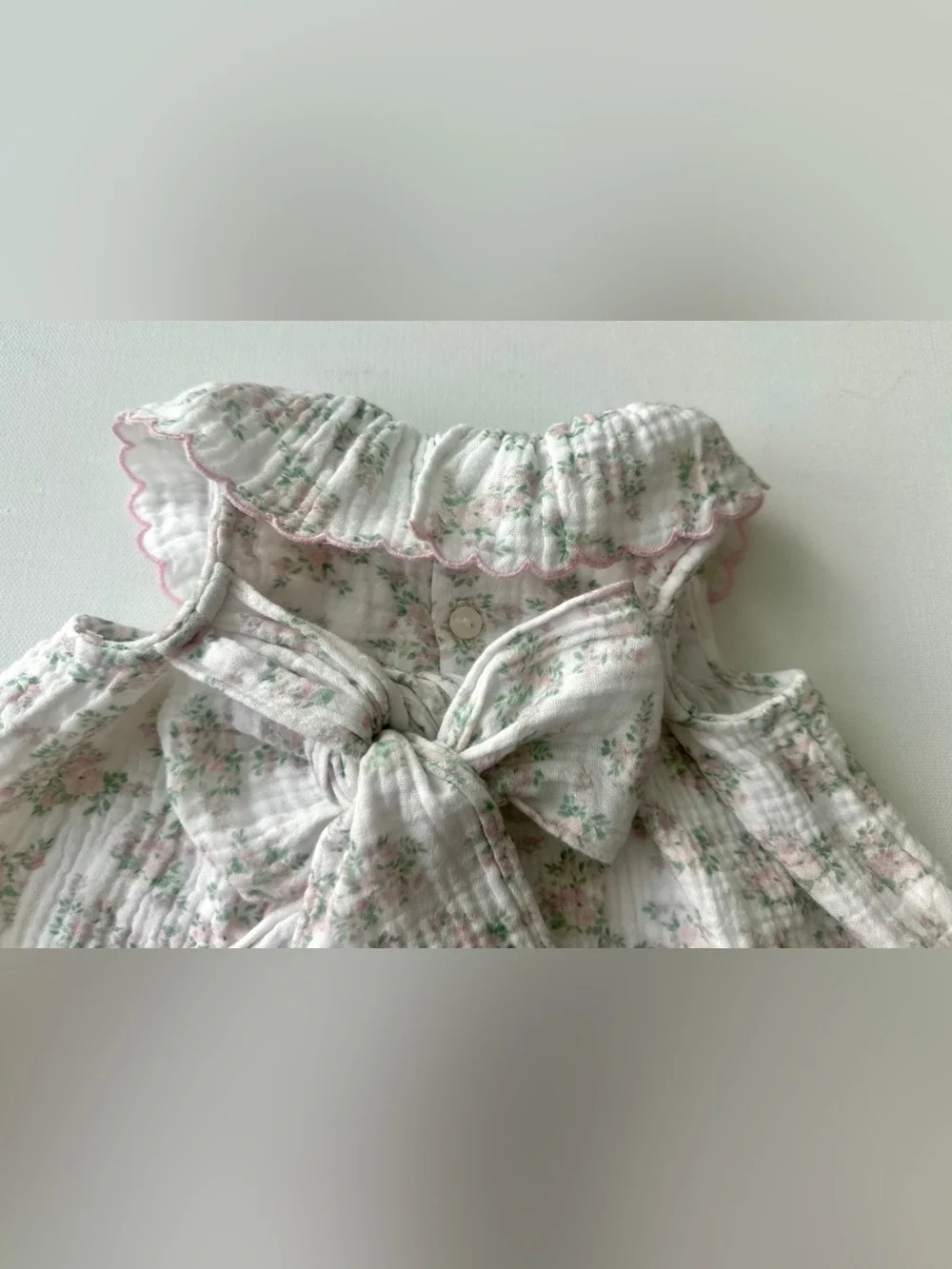 Sophie & Lucas girl's floral dress with ties at the back.  Size 3M.